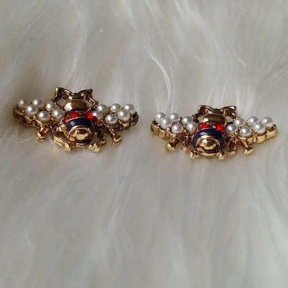 Honeybees Gold Black Pearl Red Stud Earrings - Picture 5 of 6